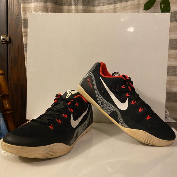 Kobe 9 Laser Crimson Low - Picture 4 of 10